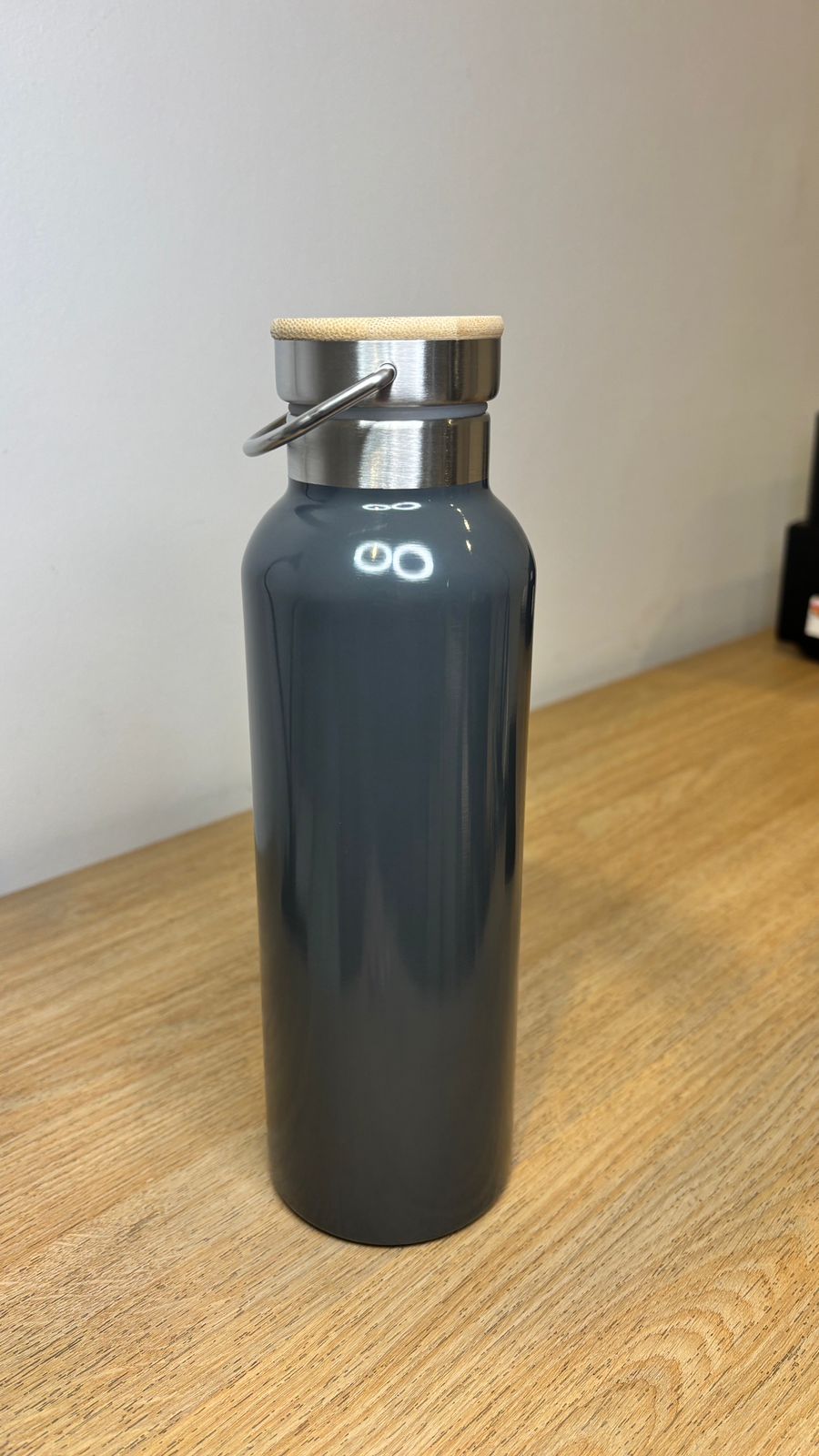 Botella con tapon de bambu